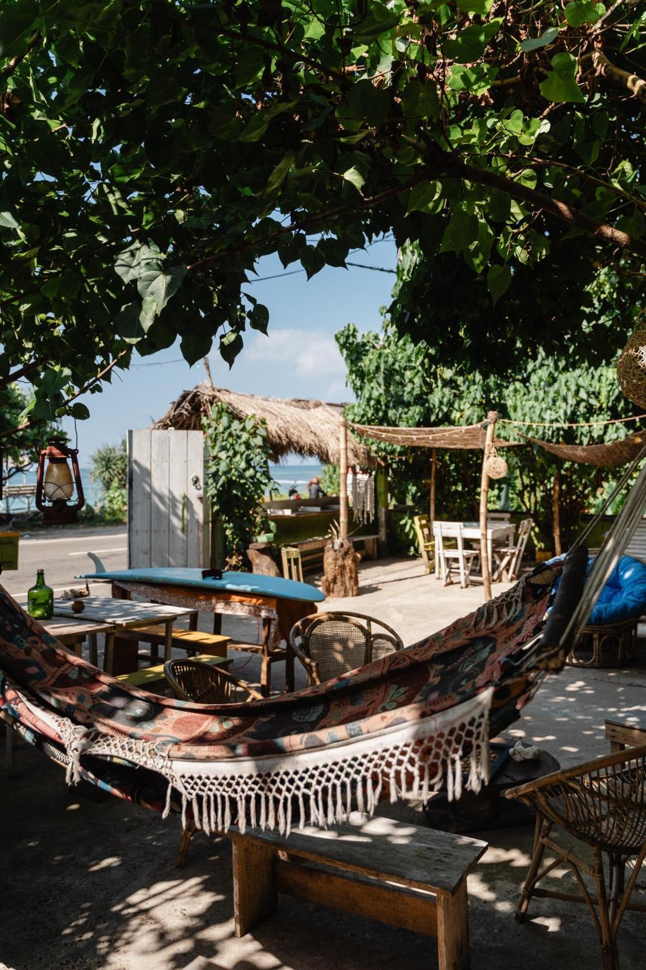 Hostel Gaia Ocean Surf Yoga Ahangama Exterior foto