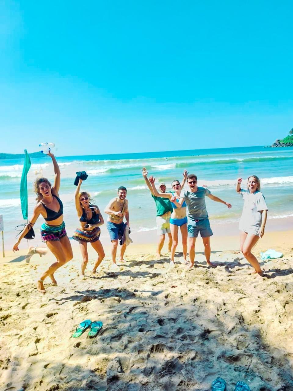 Hostel Gaia Ocean Surf Yoga Ahangama Exterior foto